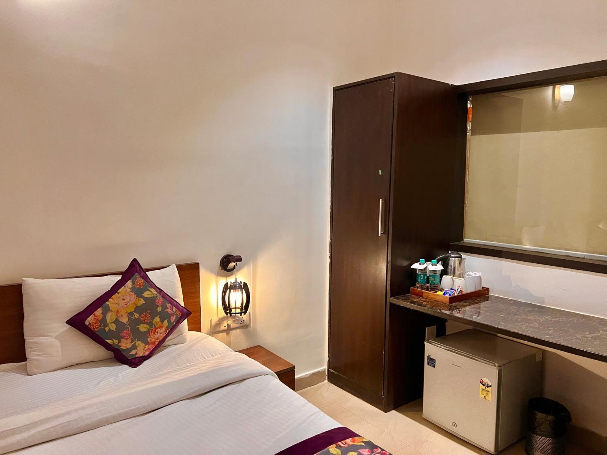 The Lake Hill Nainital Exterior photo